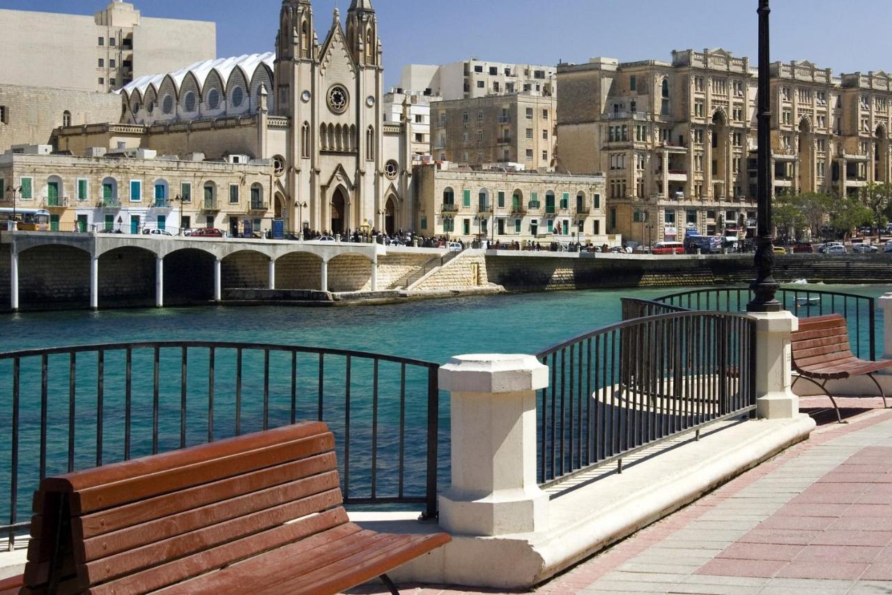 Seafront Luxury With Pool Appartamento Sliema