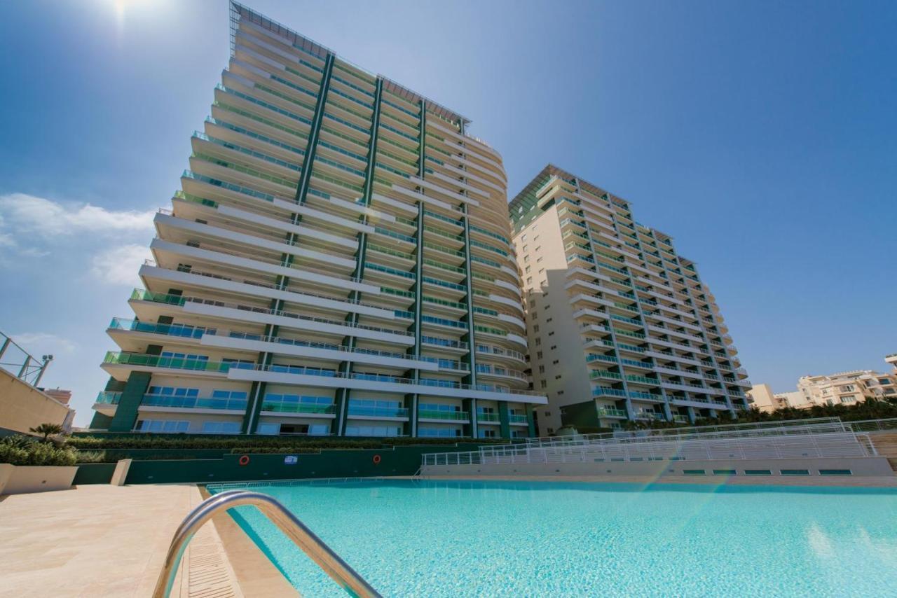 Seafront Luxury With Pool Appartamento Sliema