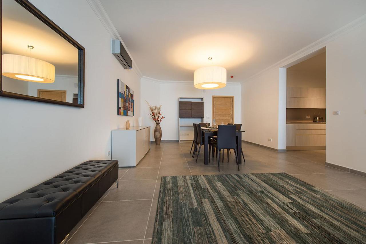 Apartment Seafront Luxury With Pool Sliema