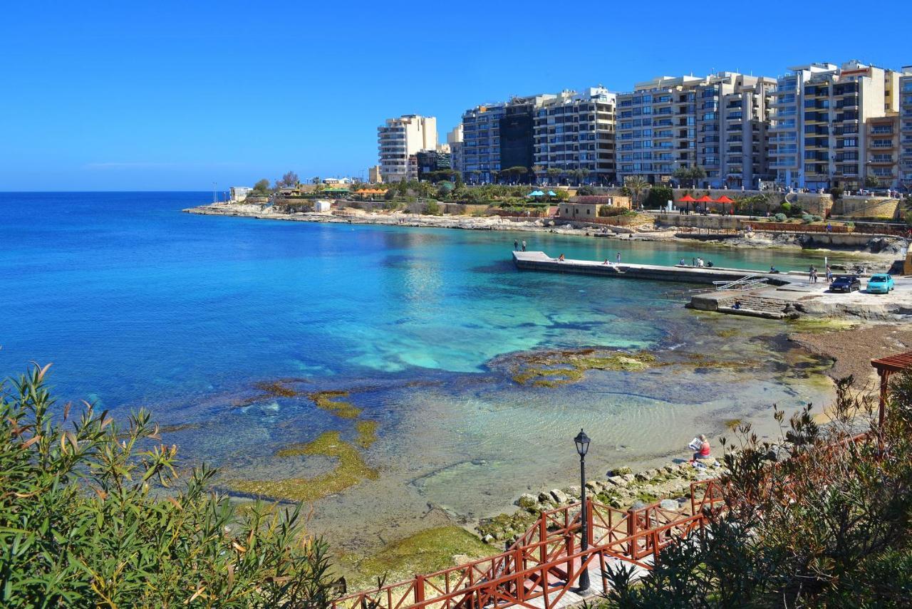 Seafront Luxury With Pool *