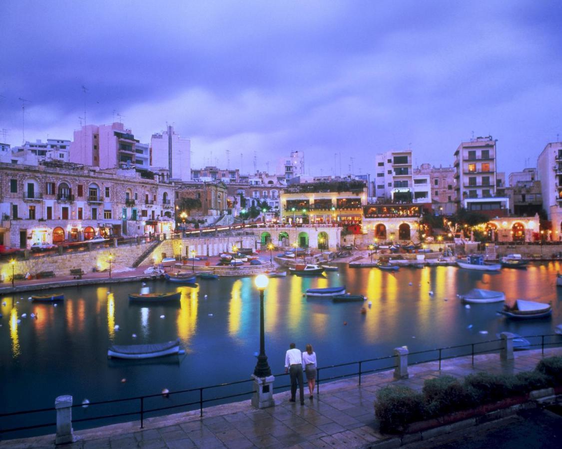 Seafront Luxury With Pool Apartment *