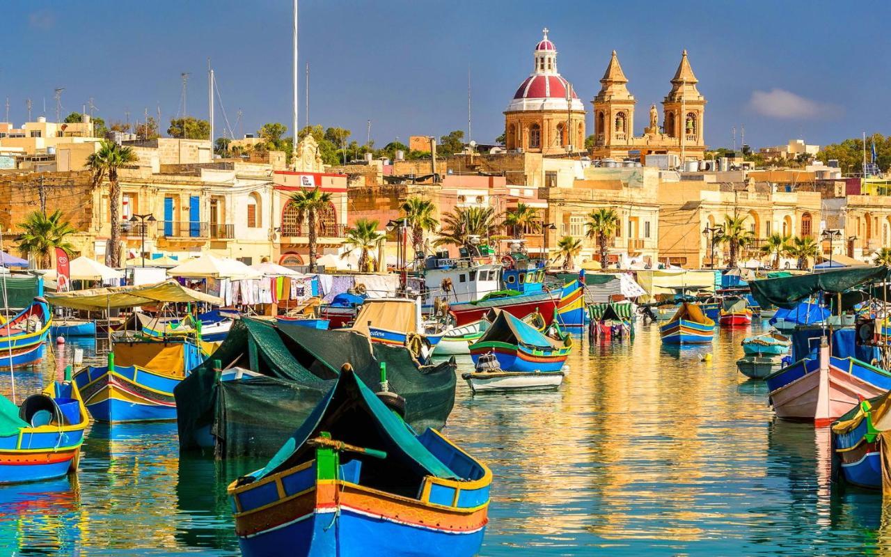 Seafront Luxury With Pool * Sliema